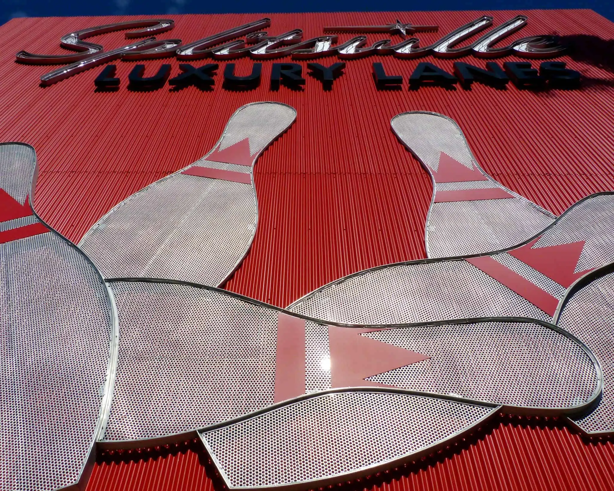 Splitsville Luxury Lanes – An Upscale Twist on the American Classic