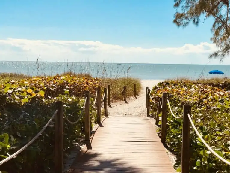 8 Florida Beaches with Boardwalks For A Brilliant Beach Day